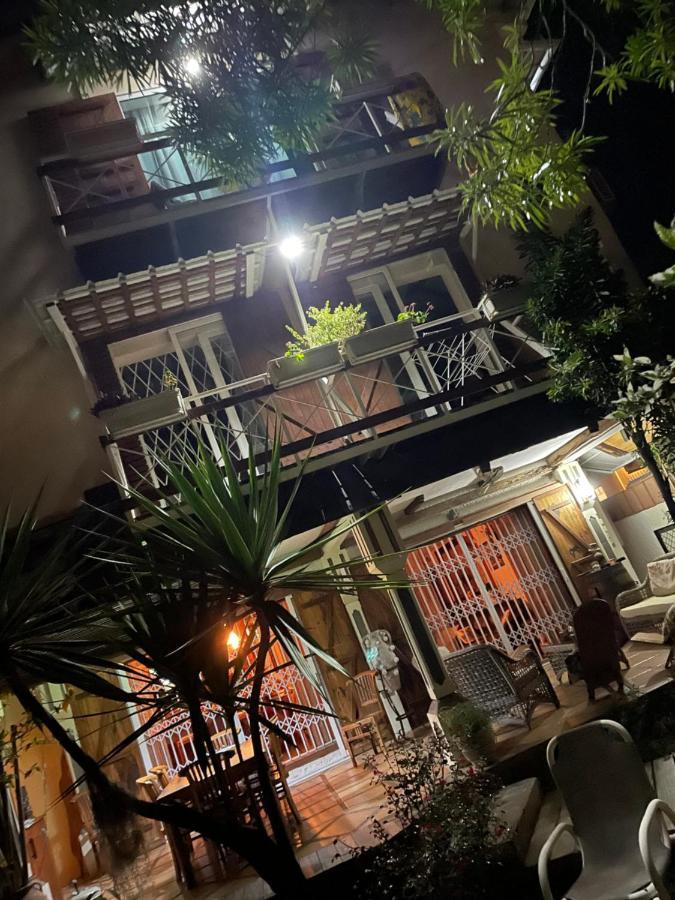מלון Pointe d'Esny Chez Henri מראה חיצוני תמונה